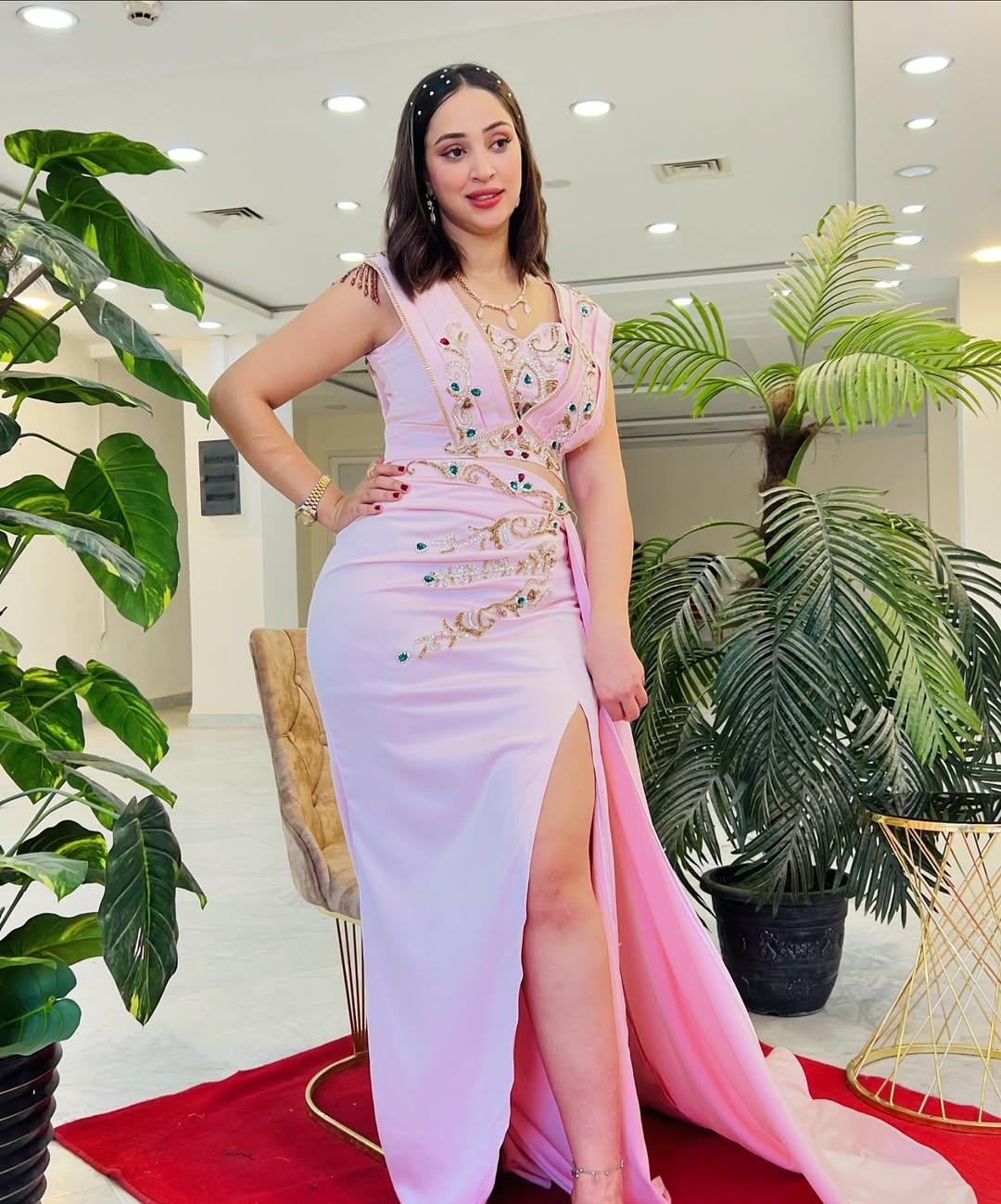 MODEL LOURINE لورين