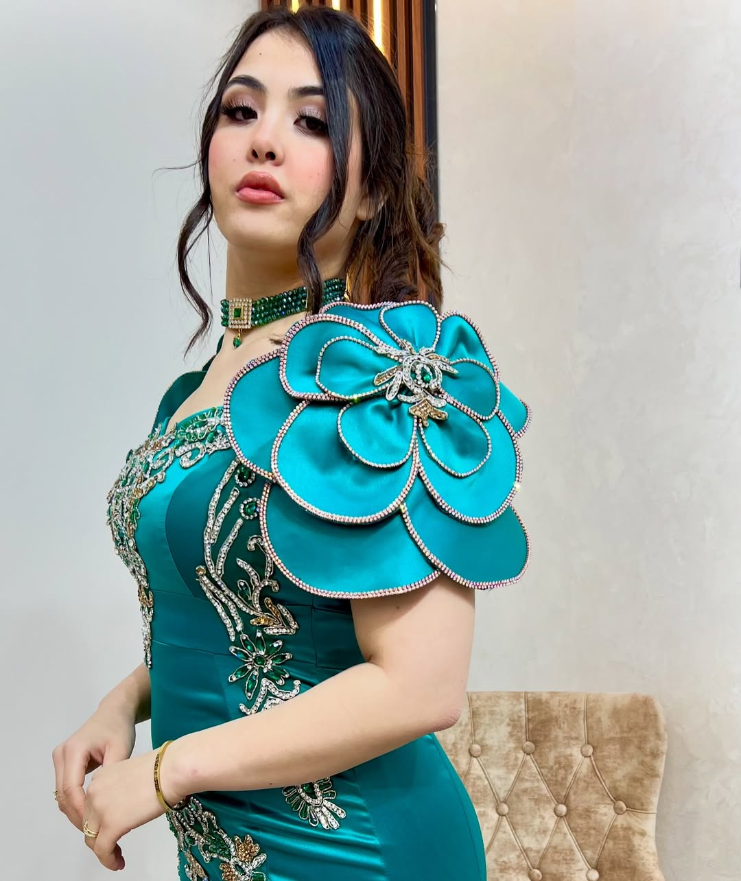 MODEL KARMINE كارمن