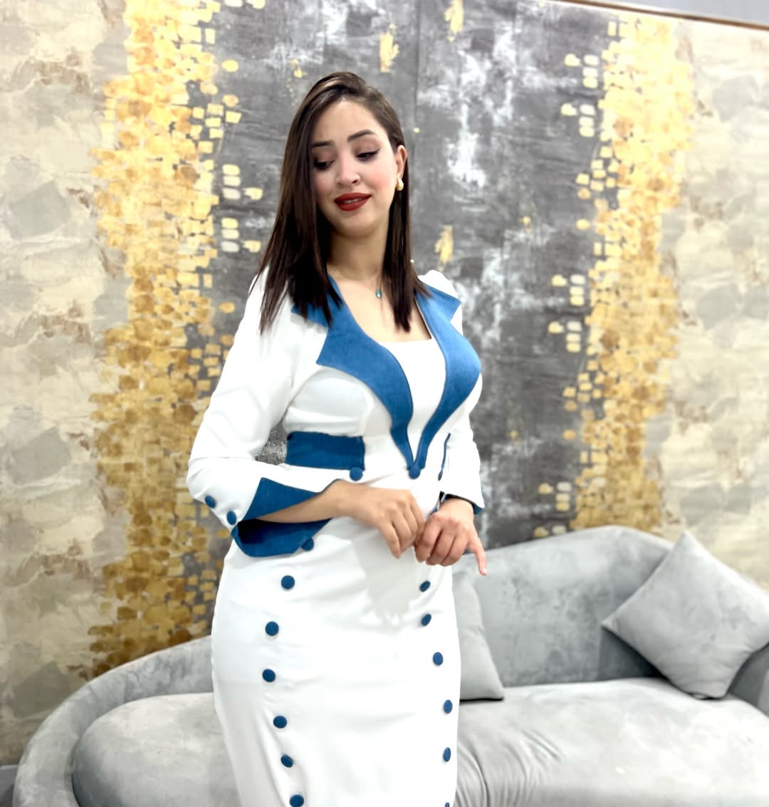MODEL LOURA لورا