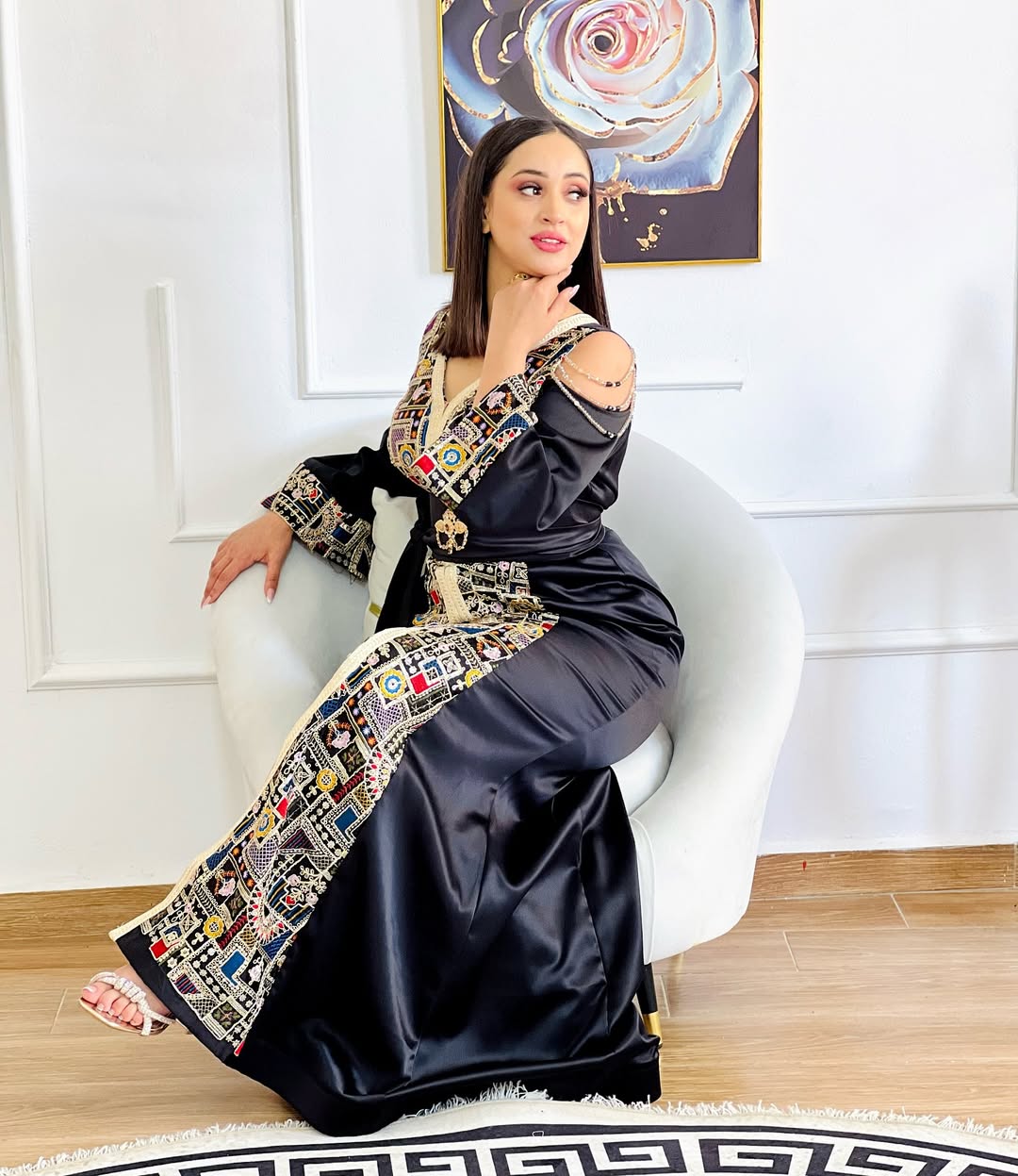 MODEL NINA نينا
