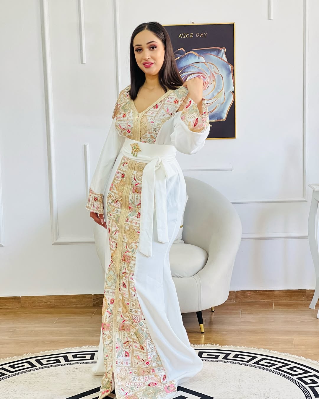 MODEL NINA نينا
