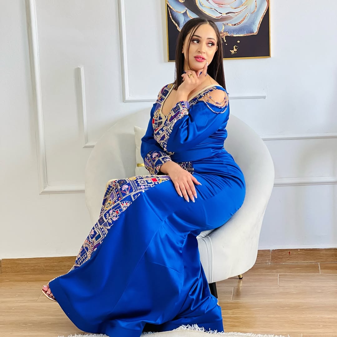 MODEL NINA نينا