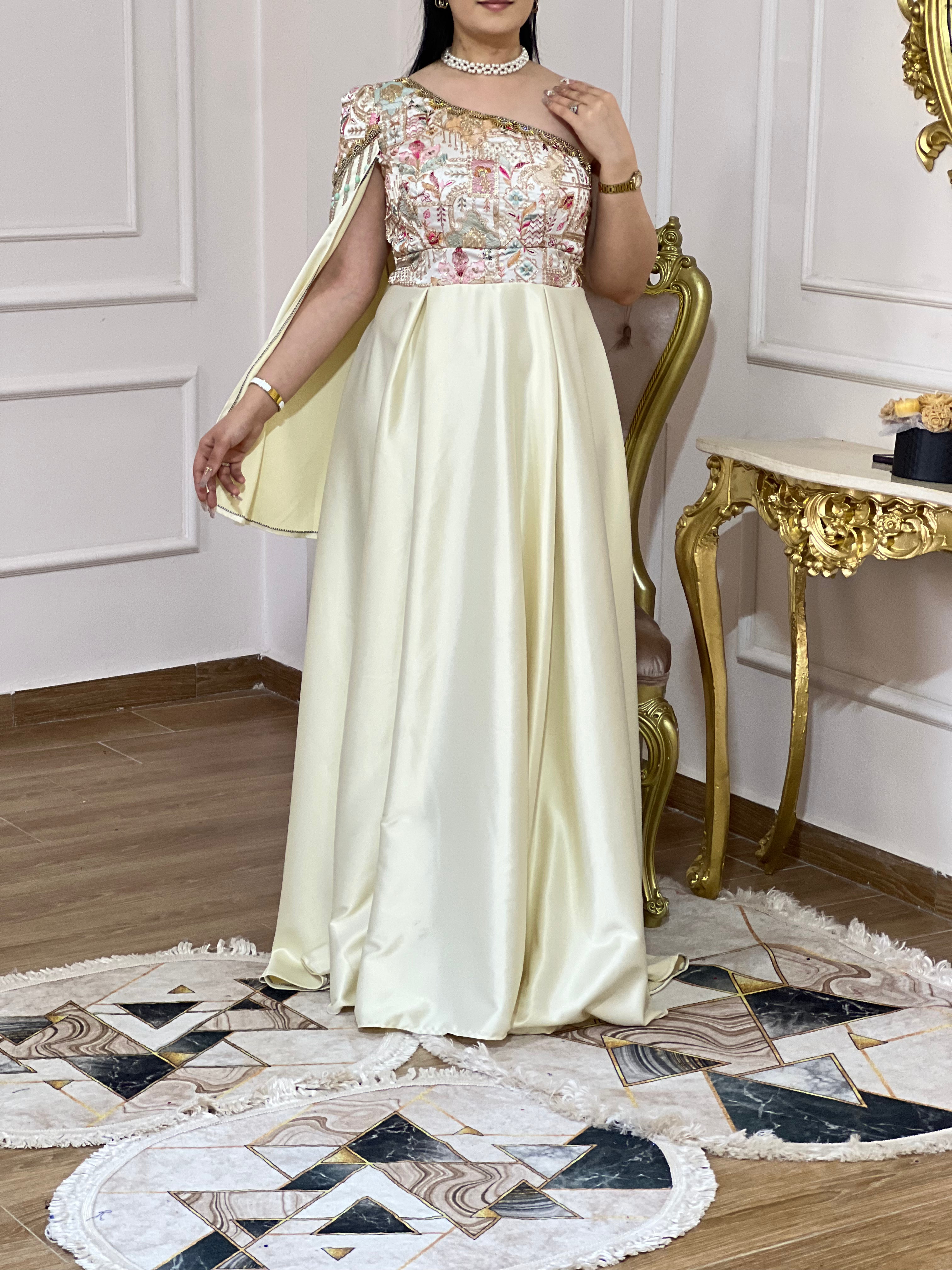 MODEL HIND هند