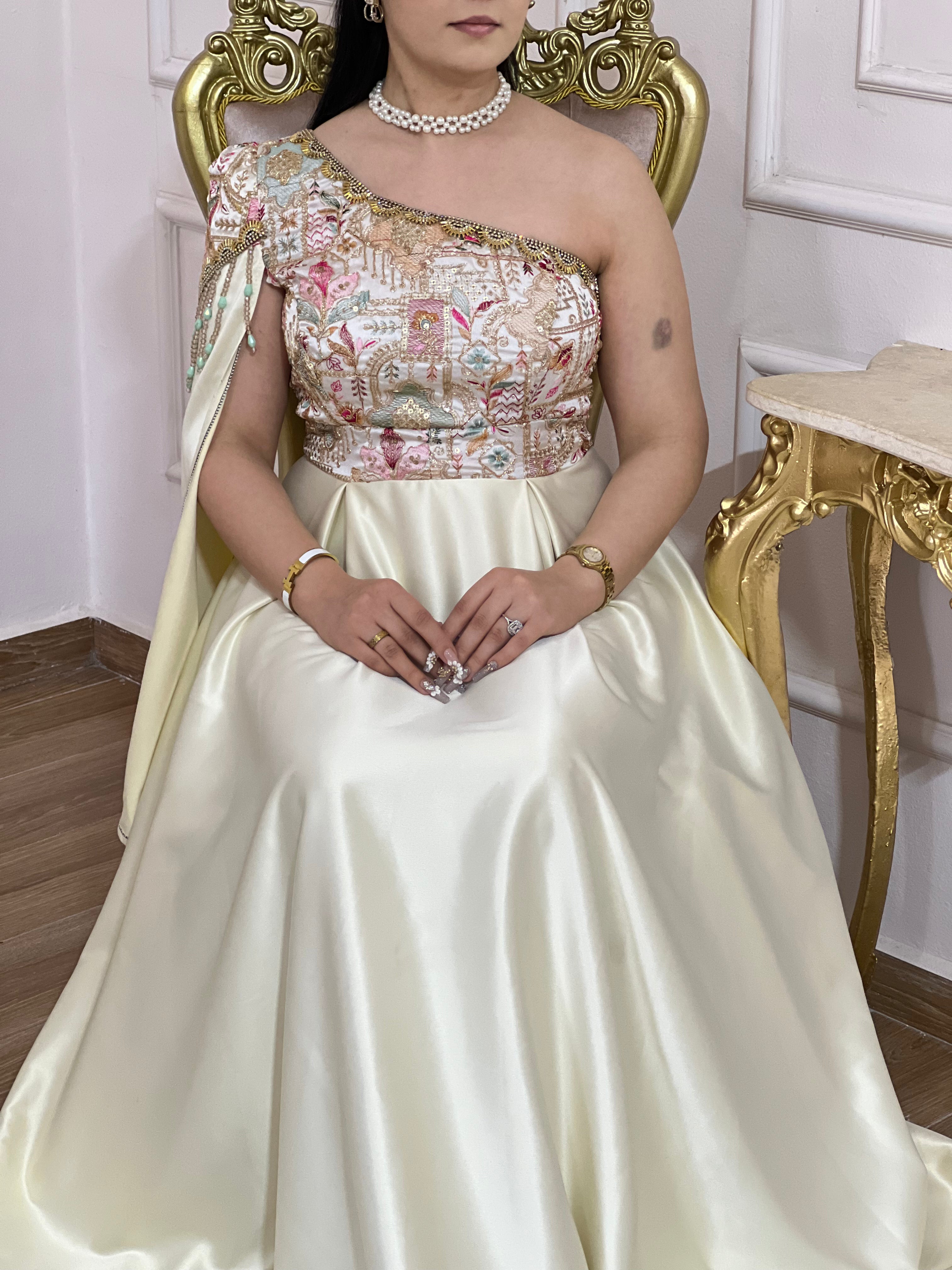 MODEL HIND هند
